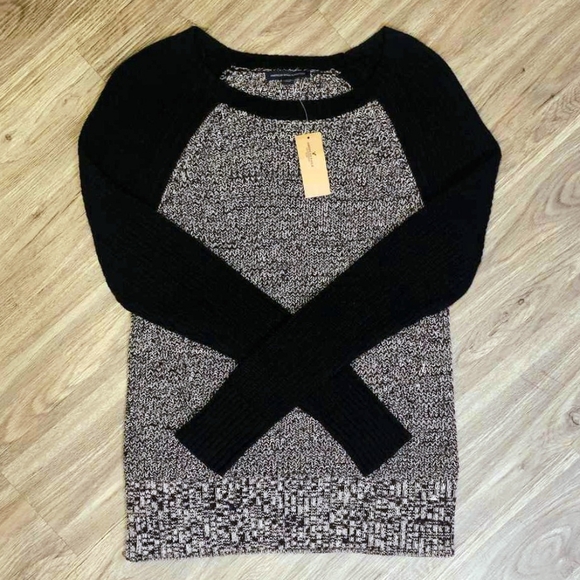 NWT! American Eagle Black and White Heathered Knit Sweater Women's Size Small - Picture 8 of 12